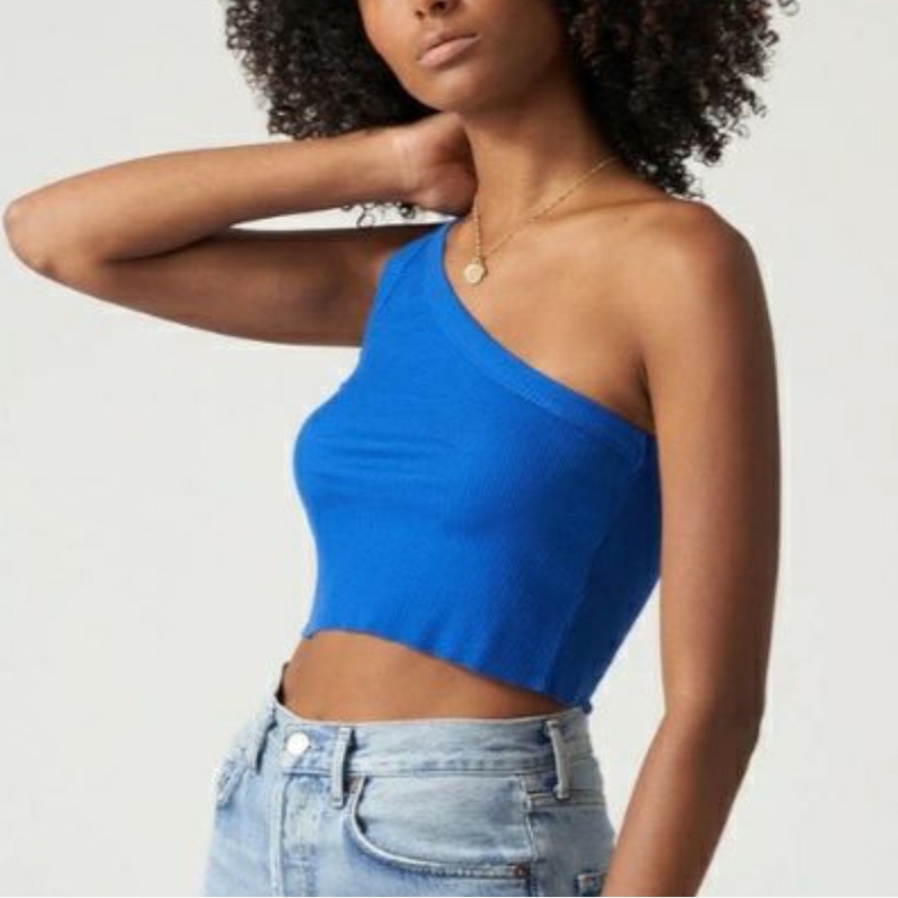 WSLY one shoulder crop top from handier